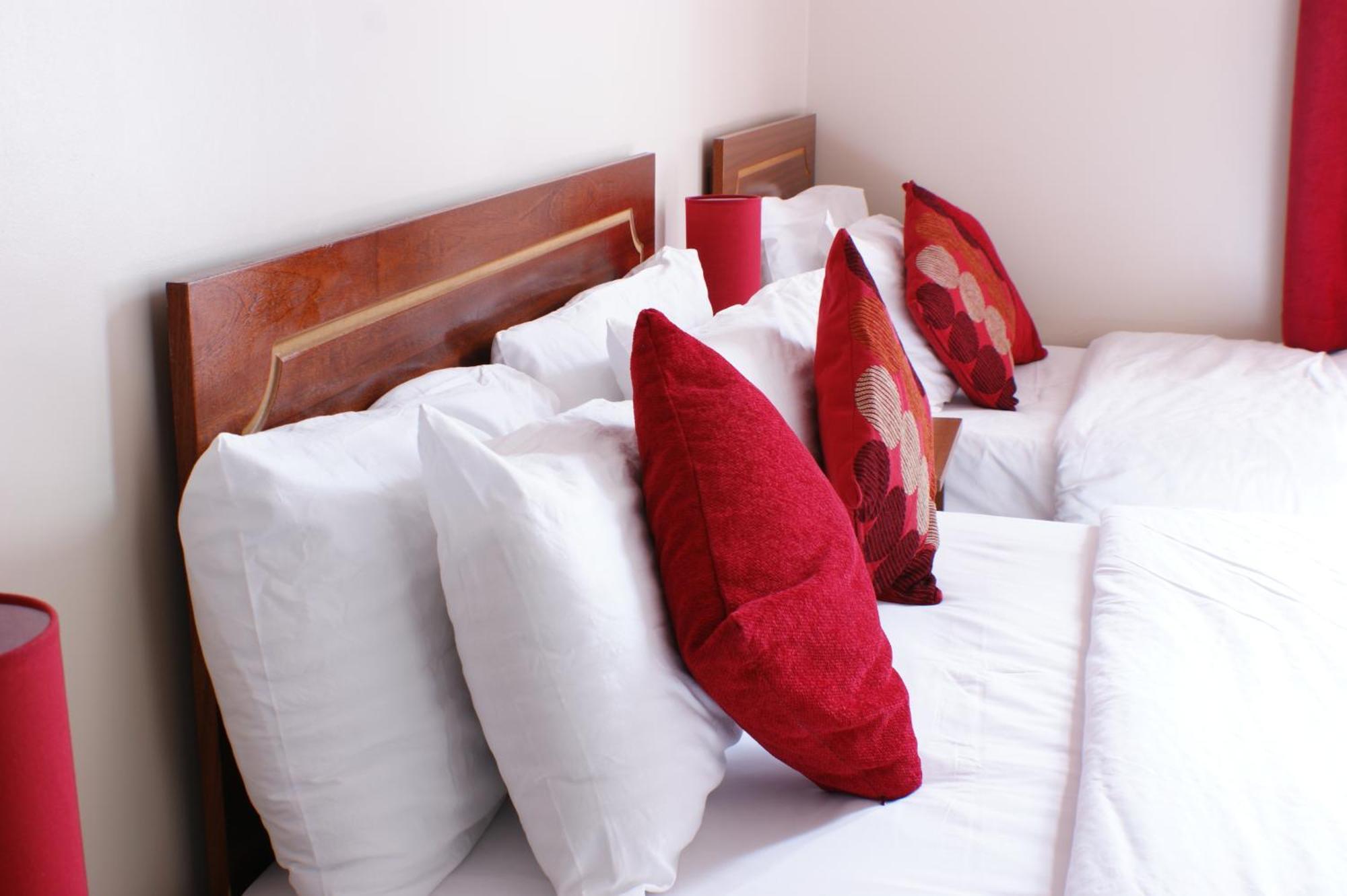 Edgerton Hotel Huddersfield Bagian luar foto
