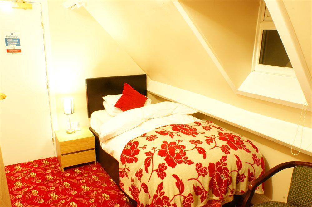 Edgerton Hotel Huddersfield Bagian luar foto