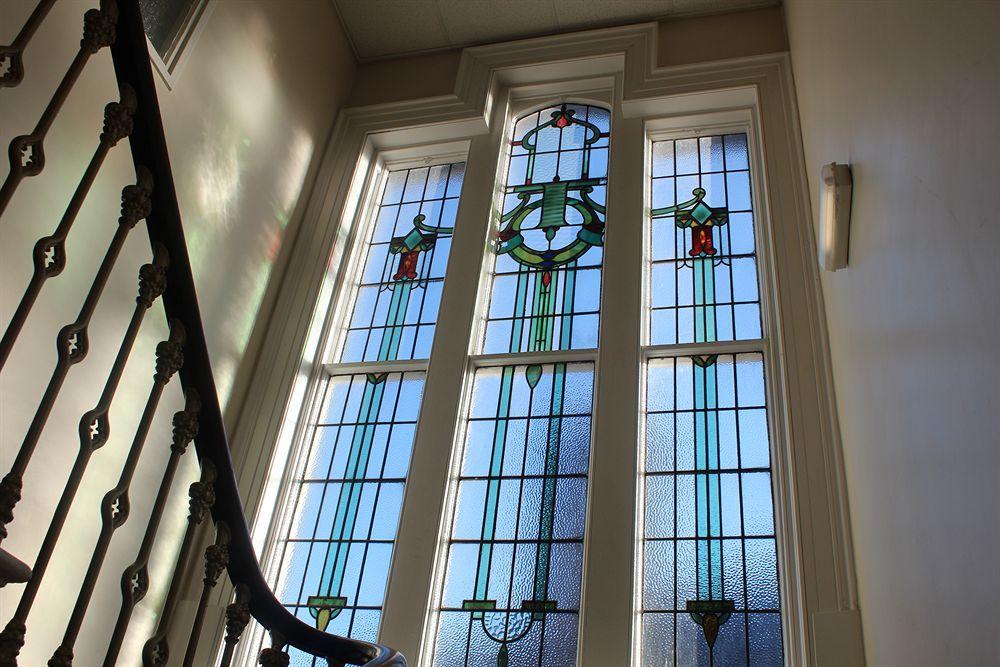 Edgerton Hotel Huddersfield Bagian luar foto