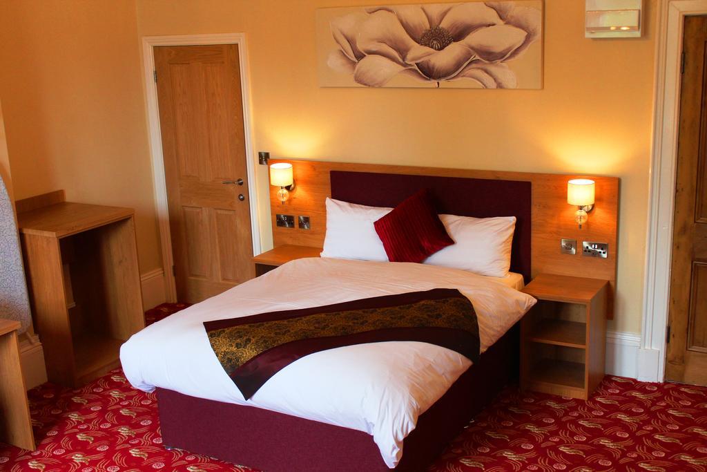 Edgerton Hotel Huddersfield Bagian luar foto