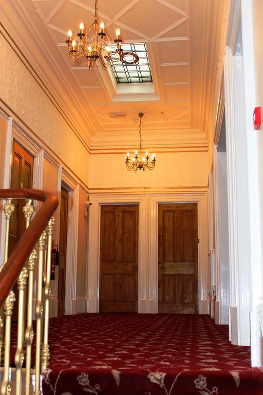 Edgerton Hotel Huddersfield Bagian luar foto