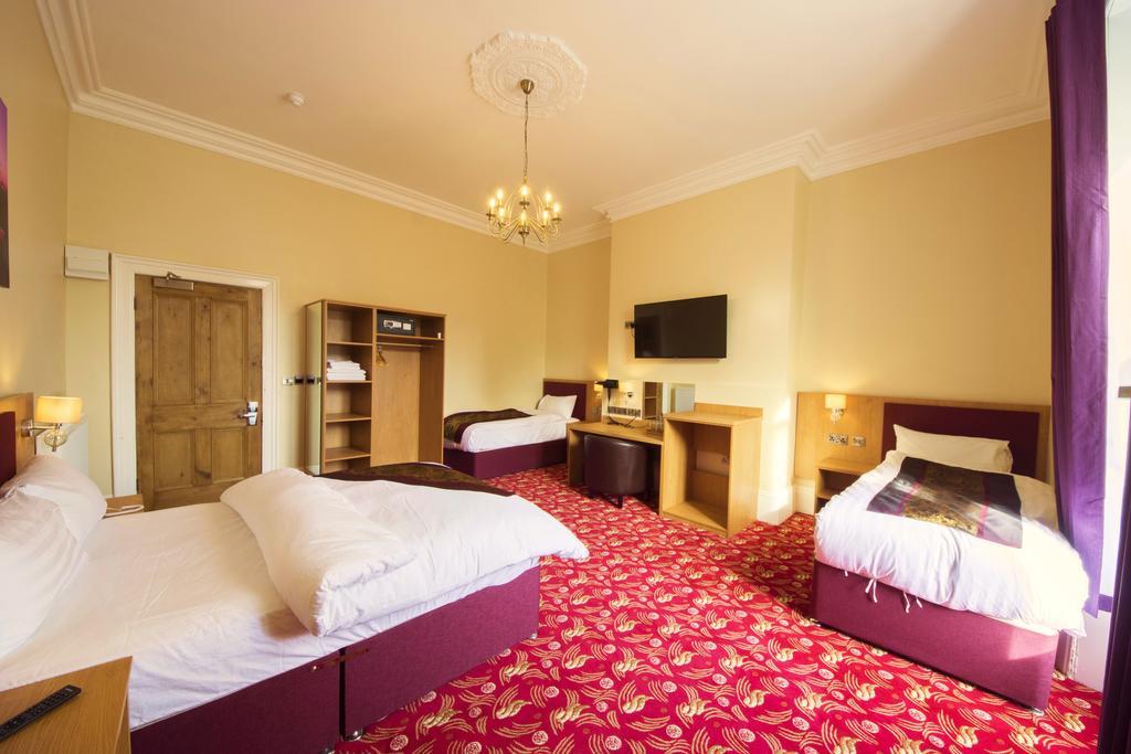 Edgerton Hotel Huddersfield Bagian luar foto