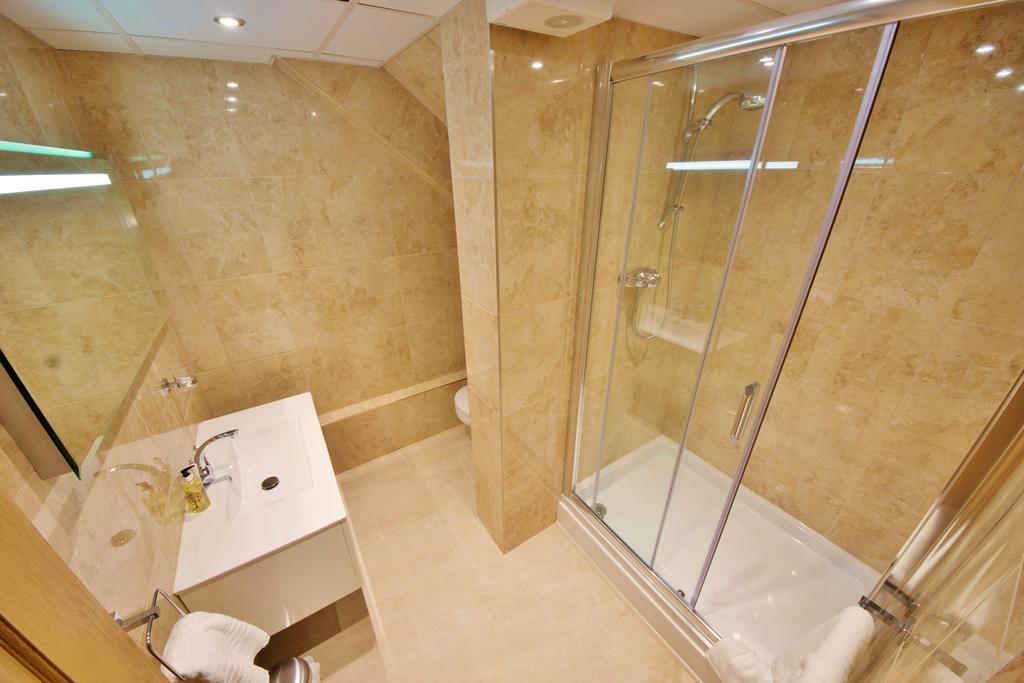 Edgerton Hotel Huddersfield Bagian luar foto