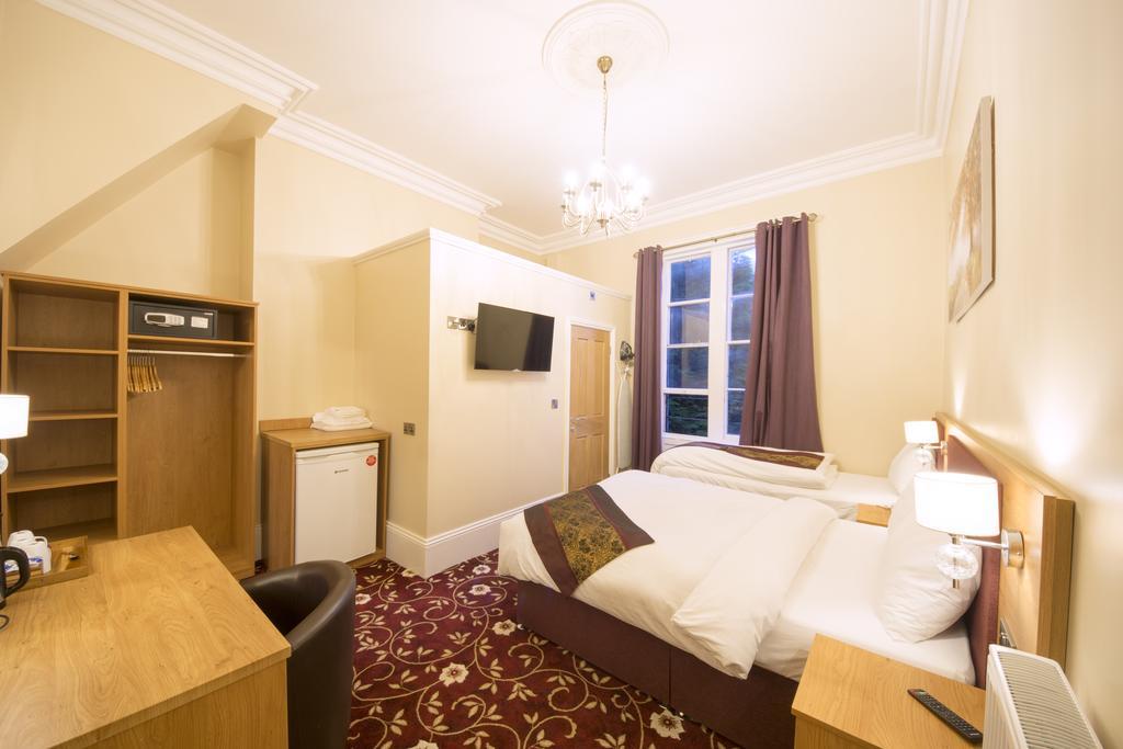 Edgerton Hotel Huddersfield Bagian luar foto
