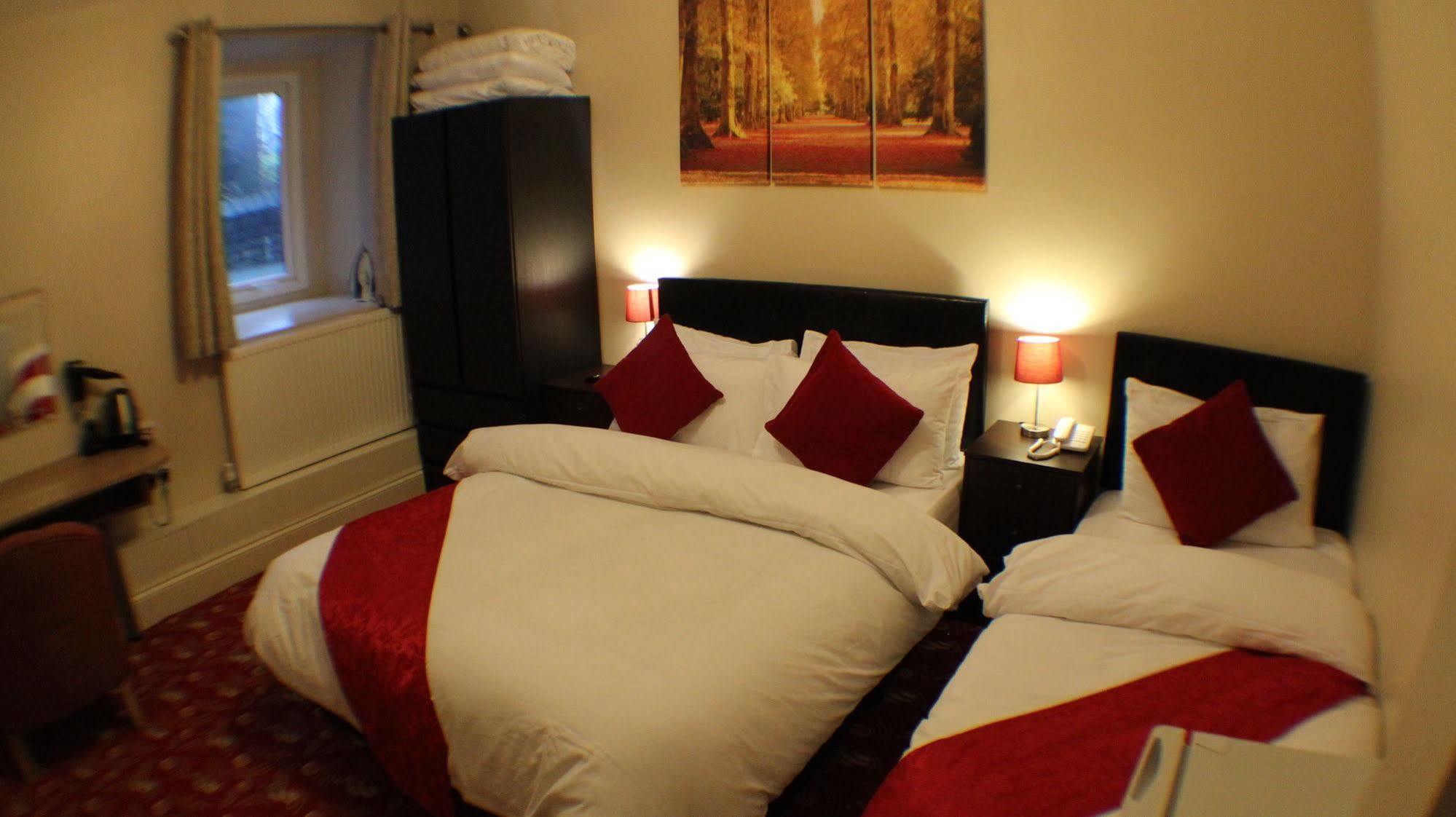 Edgerton Hotel Huddersfield Bagian luar foto