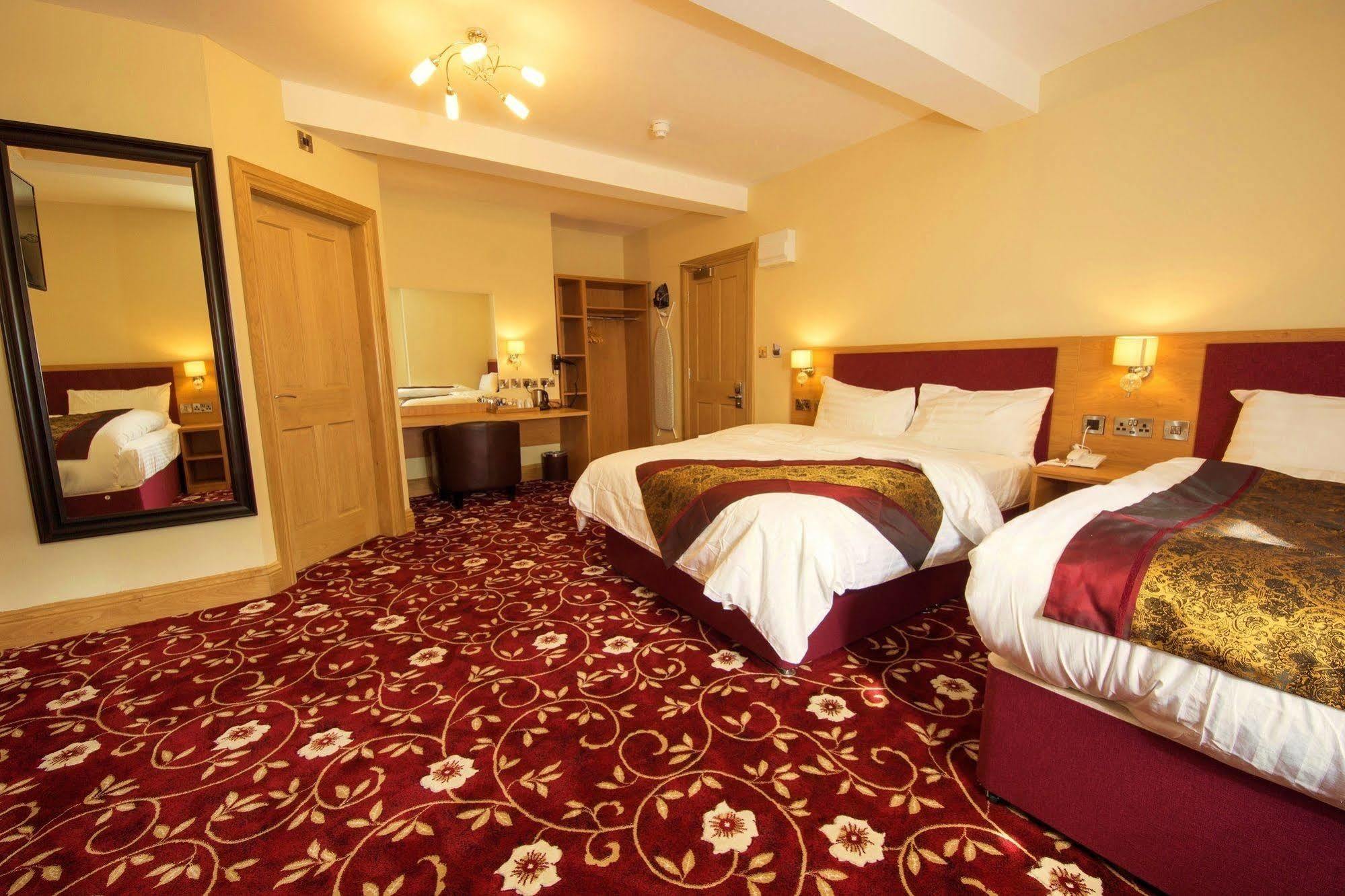 Edgerton Hotel Huddersfield Bagian luar foto