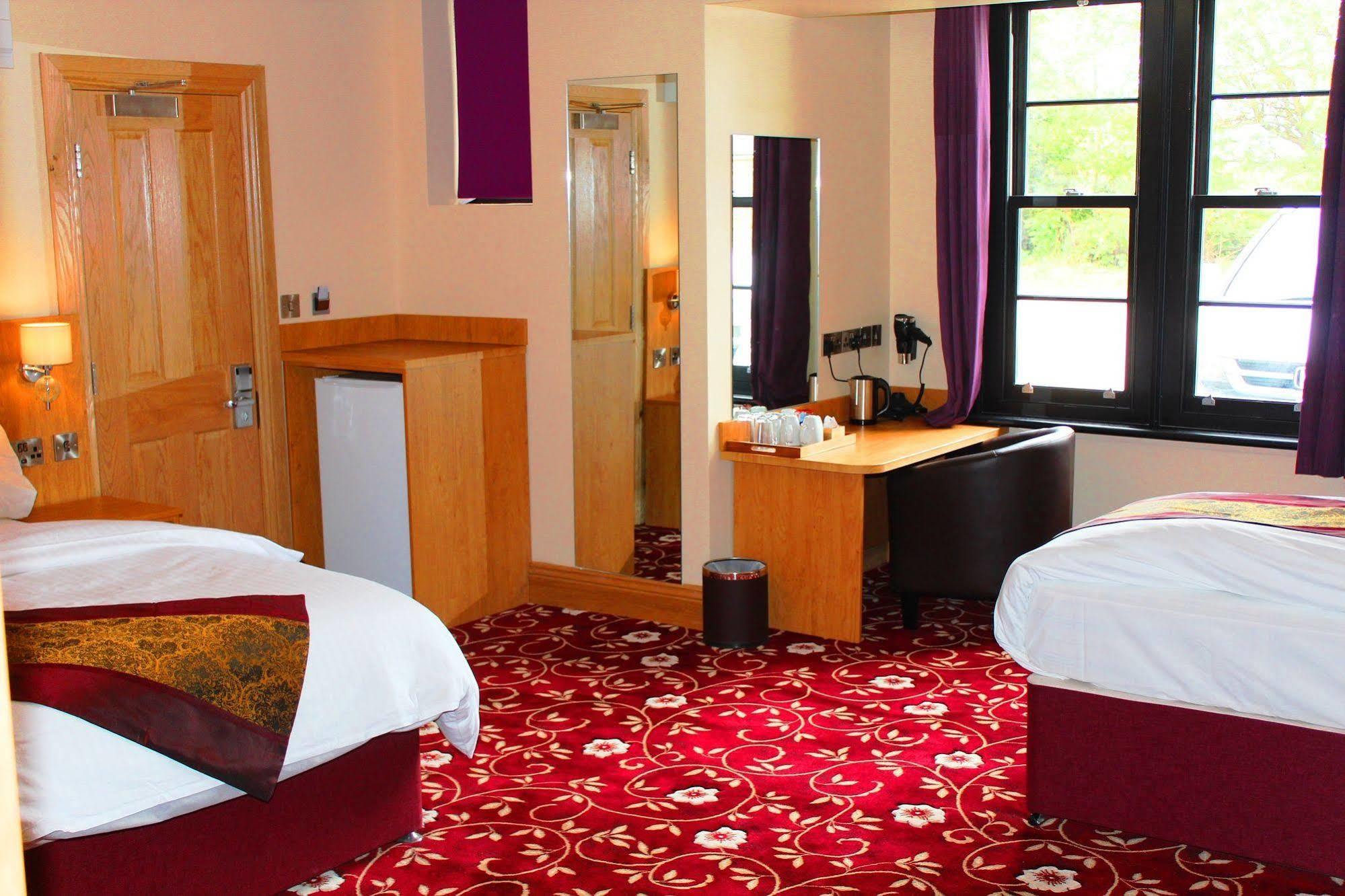 Edgerton Hotel Huddersfield Bagian luar foto