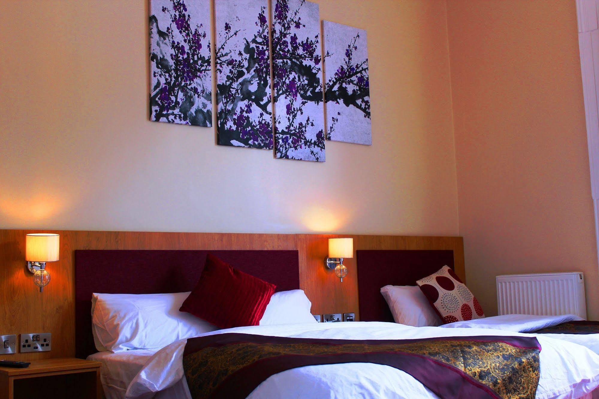 Edgerton Hotel Huddersfield Bagian luar foto