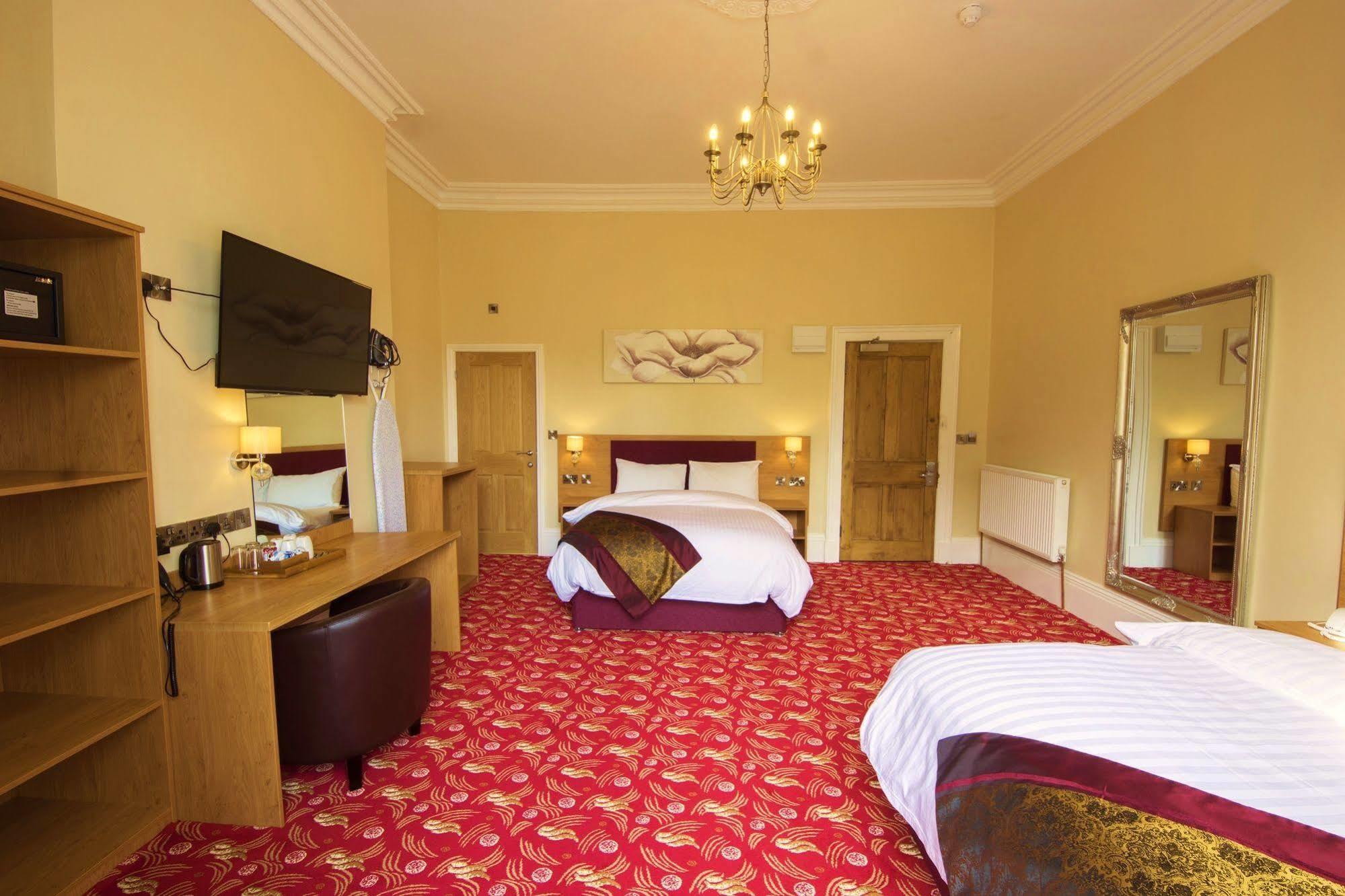Edgerton Hotel Huddersfield Bagian luar foto